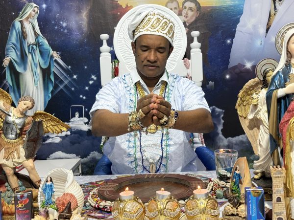 Consulta espiritual com pai de santo confiável para desbloqueio de caminhos